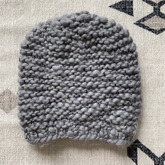 collectioneighteen Accessories - collectioneighteen Grey Knit Beanie